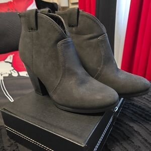 Classic Suede Ankle Boots - Elegant Gray Women's Booties